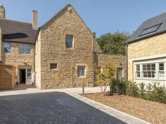 Flat for sale in Chipping Norton, Black Bourton
