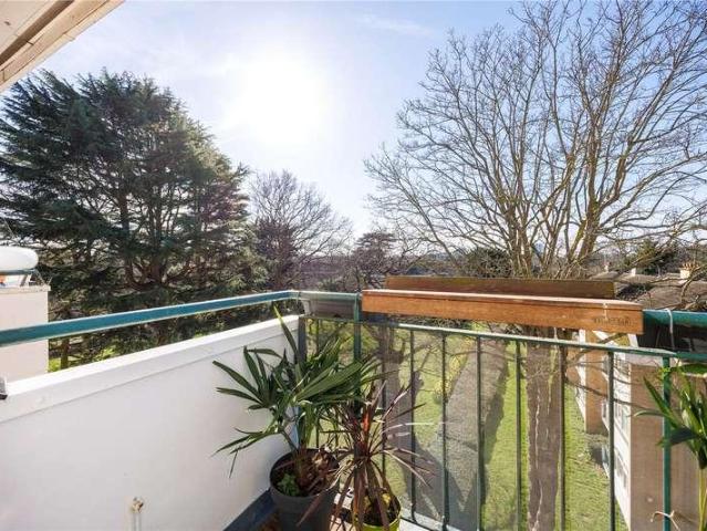 Flat for sale in Southfields, Greater London