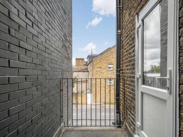 Flat for sale in London Borough of Lewisham, Brockley