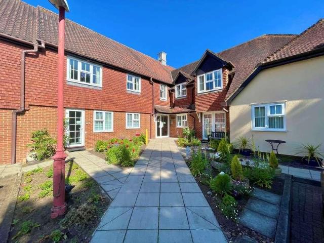 Flat for sale in The Butts, Kent