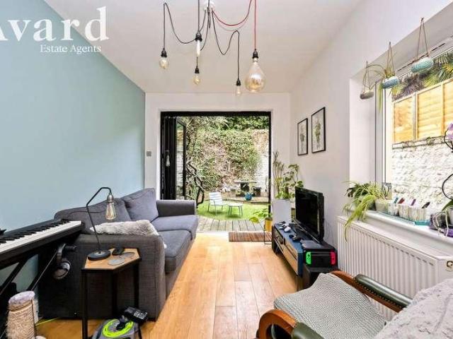 Flat for sale in Hollingdean, Brighton