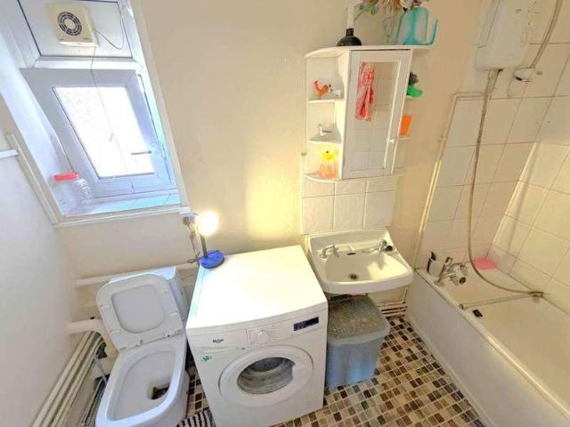 Flat for sale in Plashet, Greater London