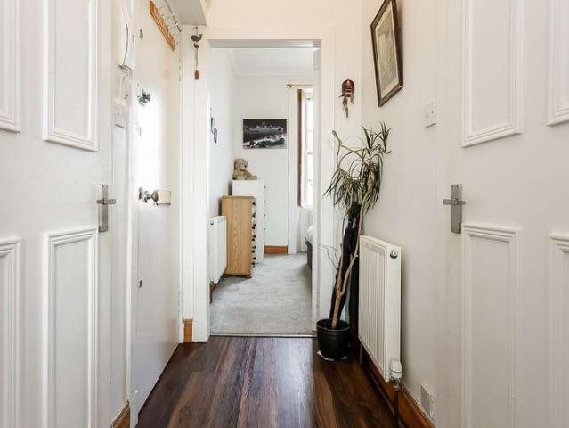 Flat for sale in North Leith, Leith