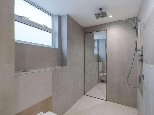 Flat for sale in Tachbrook Estate, Greater London