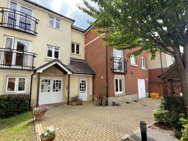 Flat for sale in Christchurch, Walkford