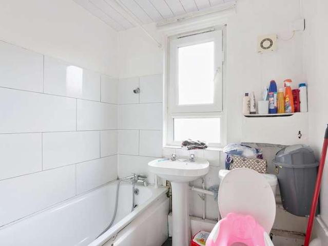 Flat for sale in Manor Park, Greater London