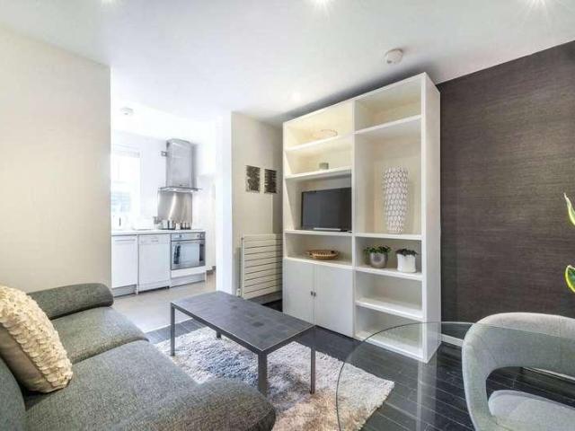 Flat for sale in East Marylebone, Mayfair