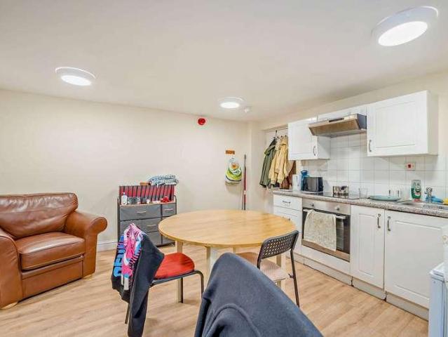 Flat for sale in Trowbridge