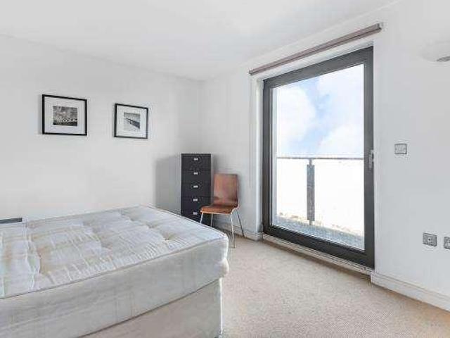 Flat for sale in Slough