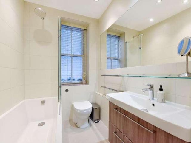 Flat for sale in Marylebone, Greater London
