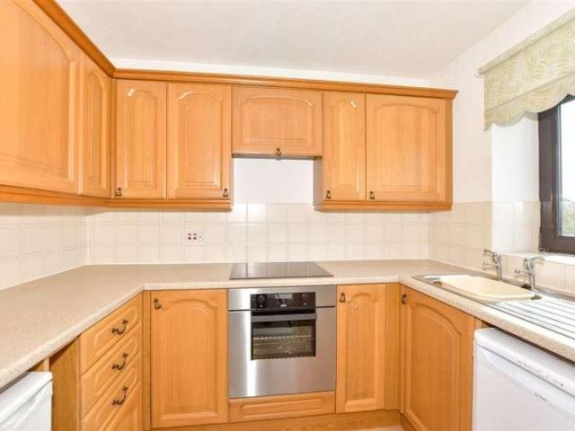 Flat for sale in Folkestone