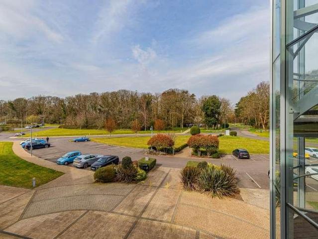 Flat for sale in Barry, Wales
