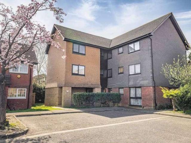 Flat for sale in West Drayton, Yiewsley
