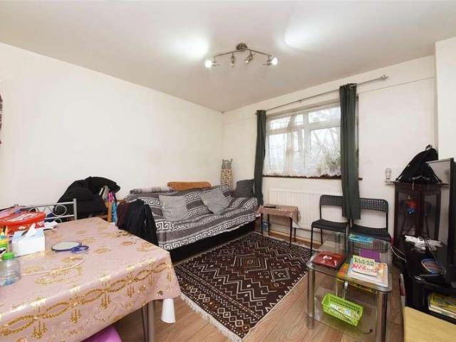 Flat for sale in Bethnal Green, Greater London