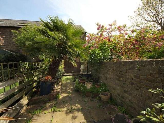 Flat for sale in London Borough of Ealing, Greater London