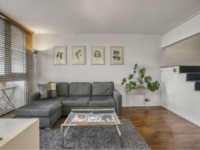 Flat for sale in Barnsbury, Greater London
