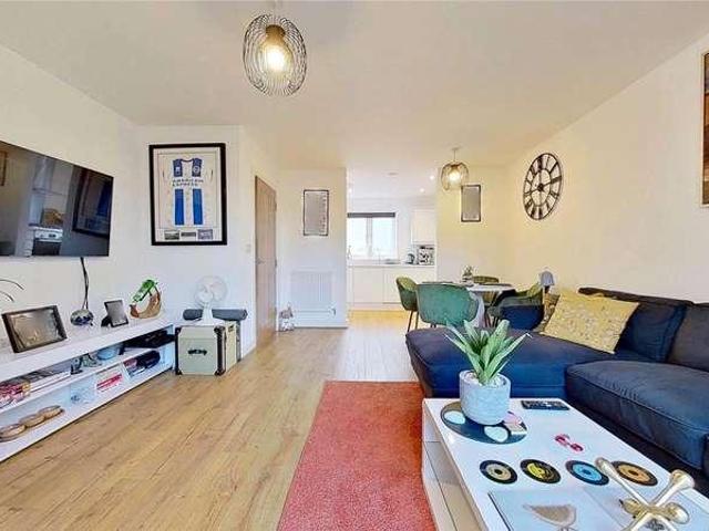 Flat for sale in Lancing, Adur