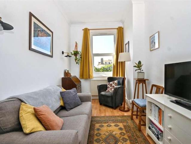 Flat for sale in Eastbourne, East Sussex