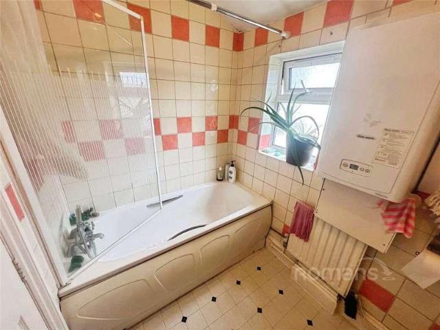 Flat for sale in North Town, Aldershot