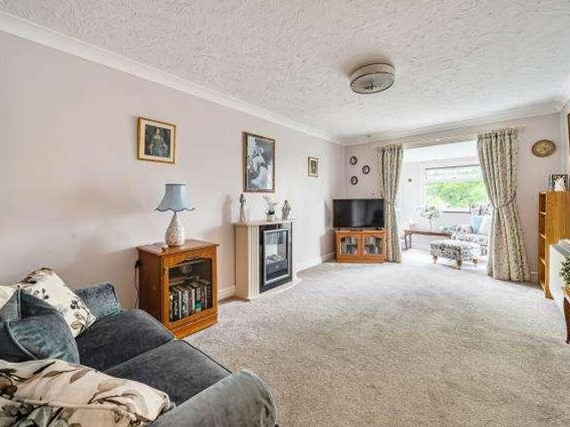 Flat for sale in Winkfield