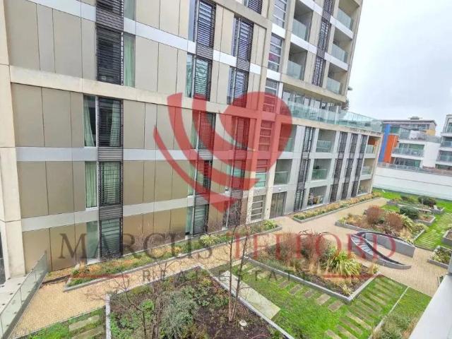Flat for sale in Wandsworth, Greater London