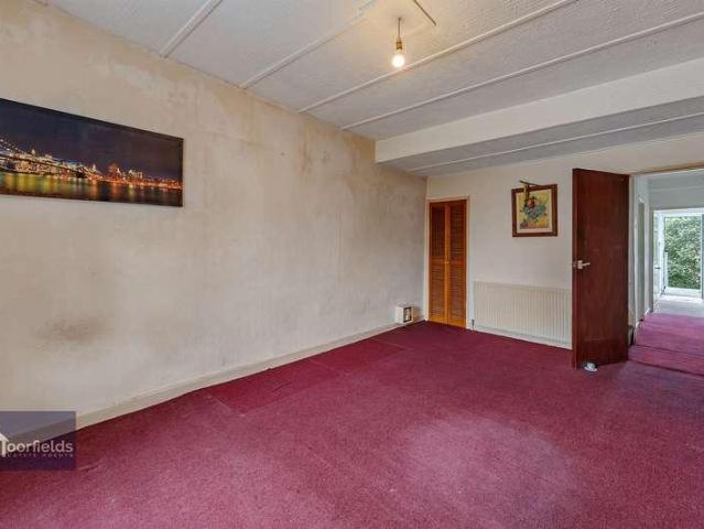 Flat for sale in Kingswood, South Gloucestershire