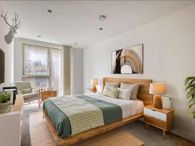 Flat for sale in Bromley-by-Bow, Bow