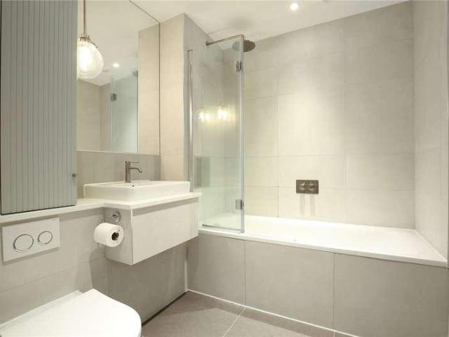 Flat for sale in Knights Quarter, Winchester