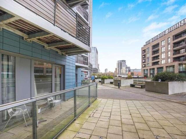 Flat for sale in Stratford Marsh, Greater London