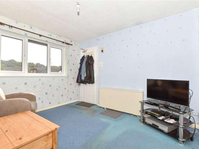 Flat for sale in Barracks, Canterbury