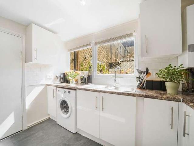 Flat for sale in London Borough of Croydon, Greater London