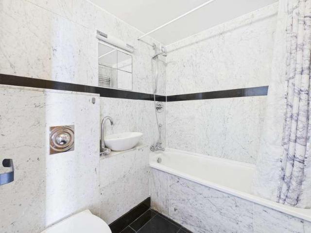 Flat for sale in West Worthing, Worthing