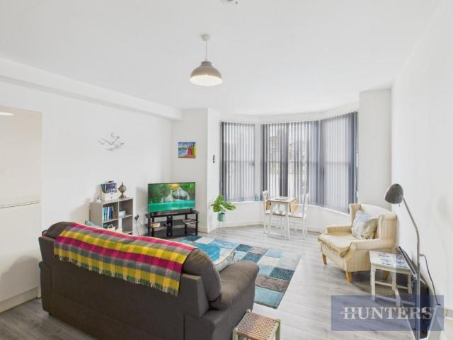 Flat for sale in South Cliff, Kepwick
