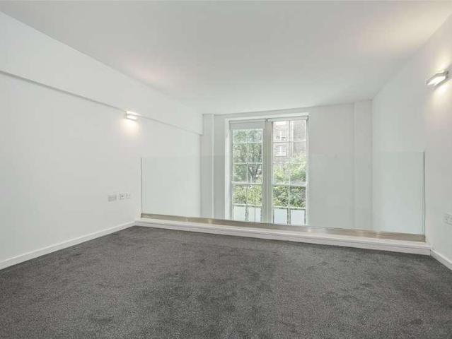 Flat for sale in Highbury, Greater London