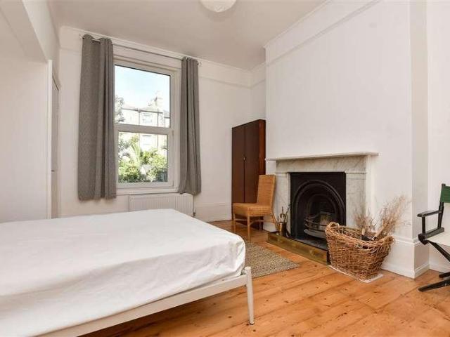 Flat for sale in West Cliff, Thanet