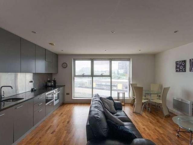 Flat for sale in Calderstones