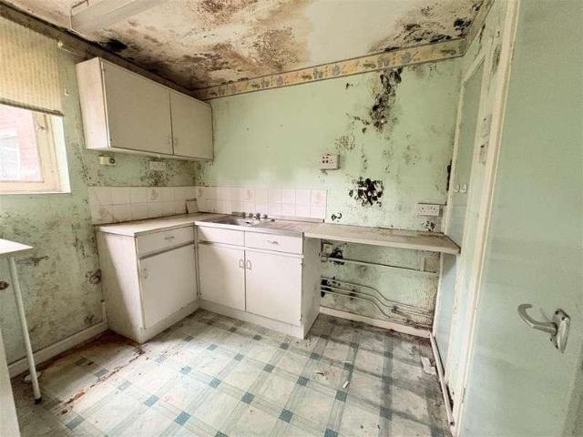 Flat for sale in Wake Green, Birmingham