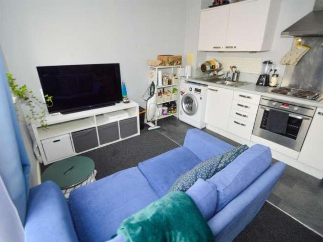 Flat for sale in Feckenham, City Of Bristol