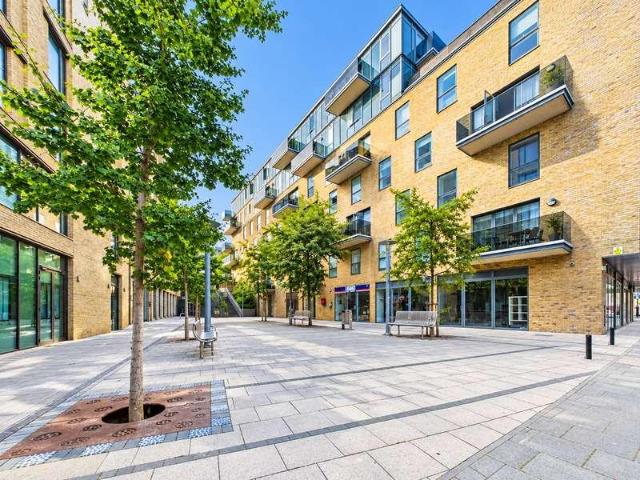 Flat for sale in Round Hill, Brighton