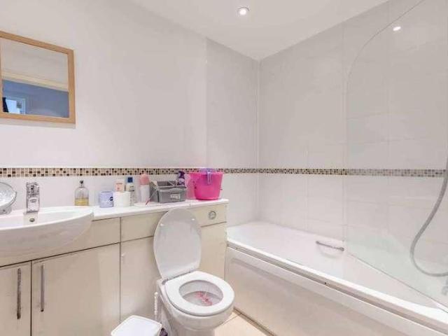 Flat for sale in Slough