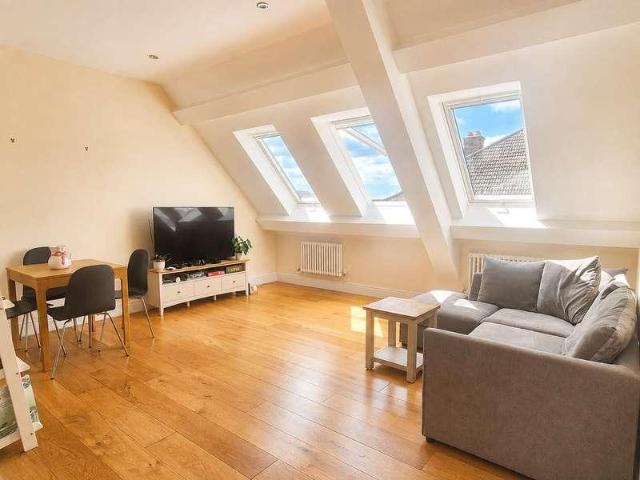 Flat for sale in High Barnet, Greater London