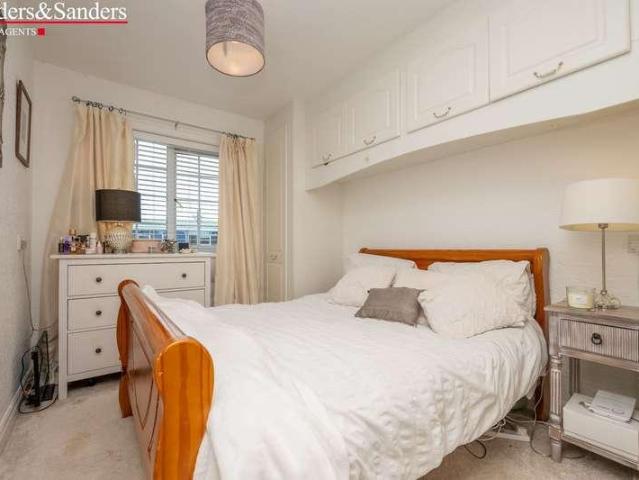 Flat for sale in Alderminster, Warwickshire