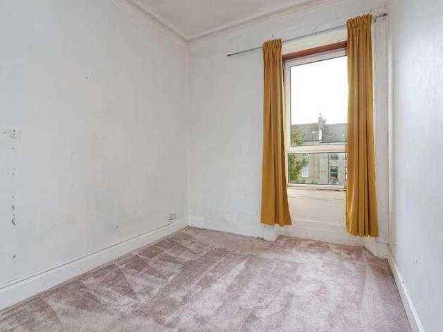 Flat for sale in Dennistoun, Scotland