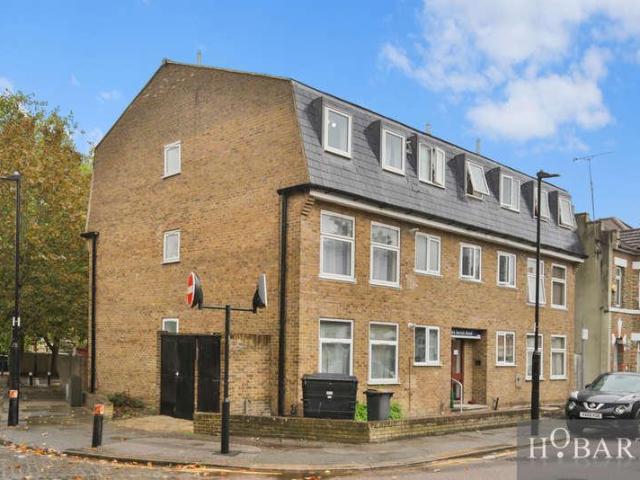 Flat for sale in London Borough of Haringey, Greater London