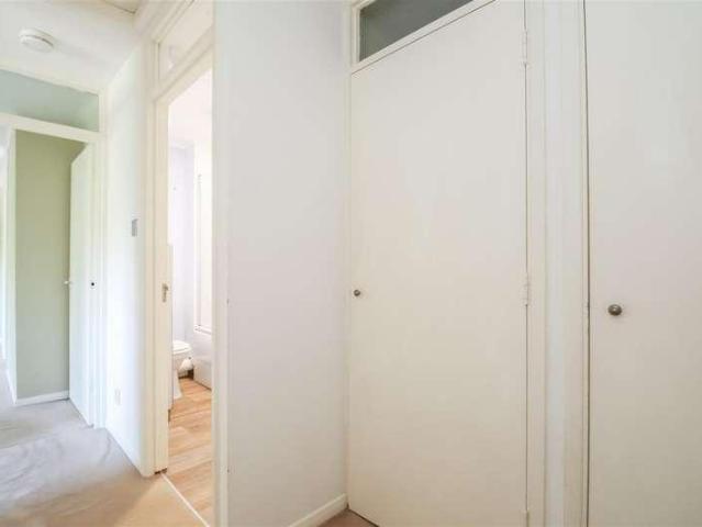 Flat for sale in Highwood, Horsham