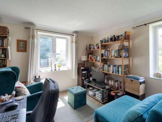 Flat for sale in Sunnymead, The Slade