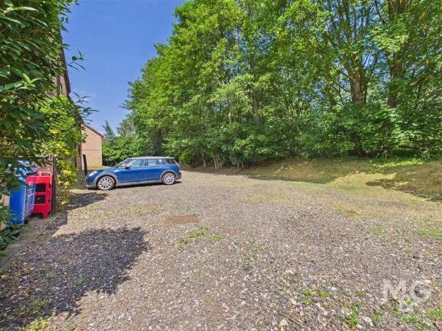 Flat for sale in Chedburgh, Suffolk