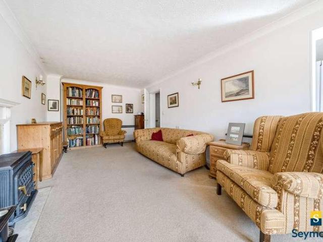 Flat for sale in Charlotteville, Westborough