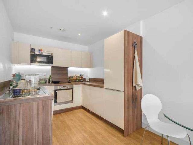 Flat for sale in London Borough of Lewisham, Greater London