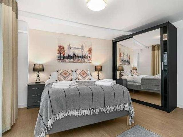 Flat for sale in Horsell, Woking